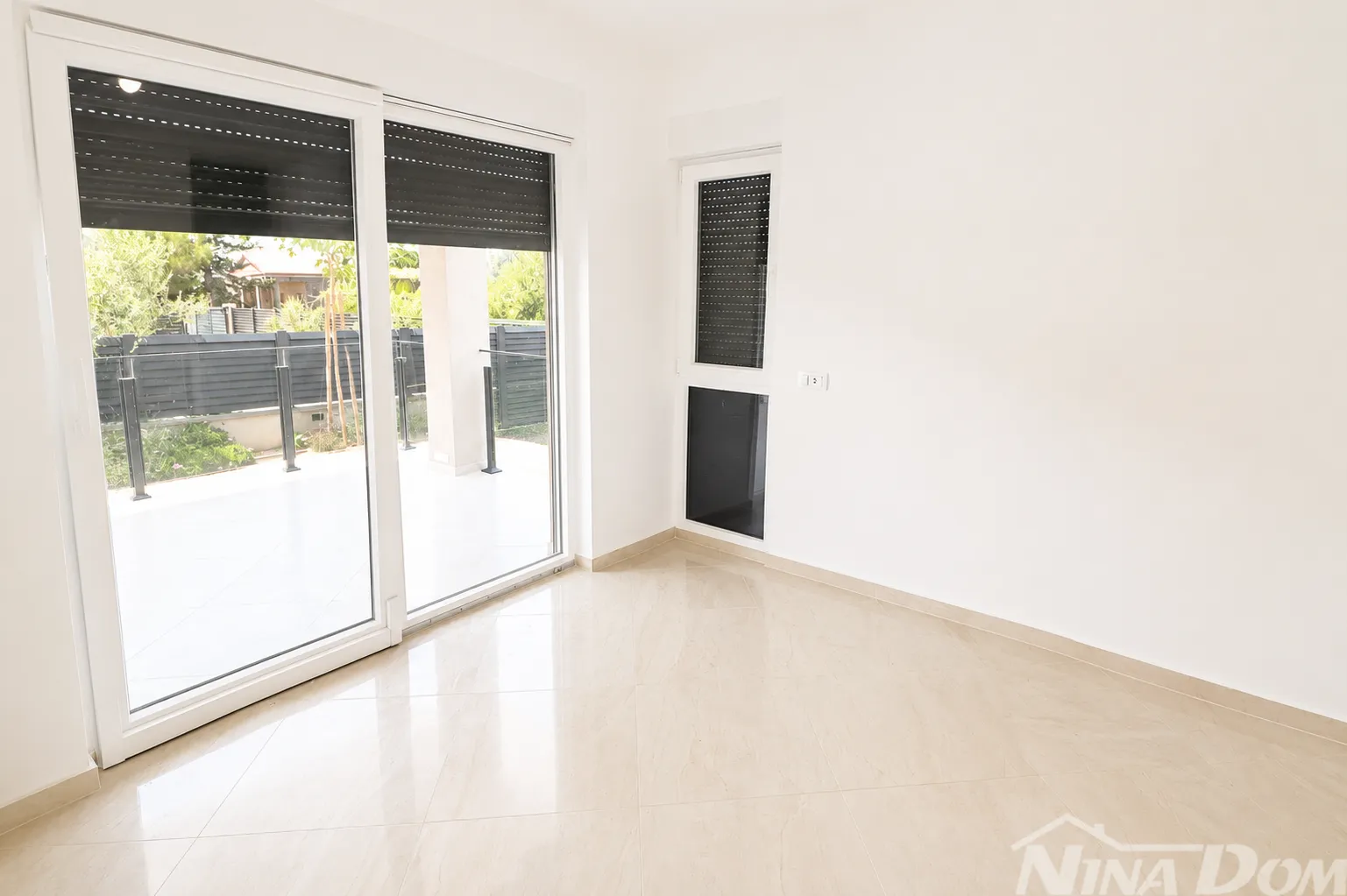 stan -novogradnja- privlaka- 300 m od mora - slika 12
