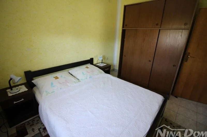 lijepo uređena nekretnina, s dva stana , garaža s okućnicom - slika 15