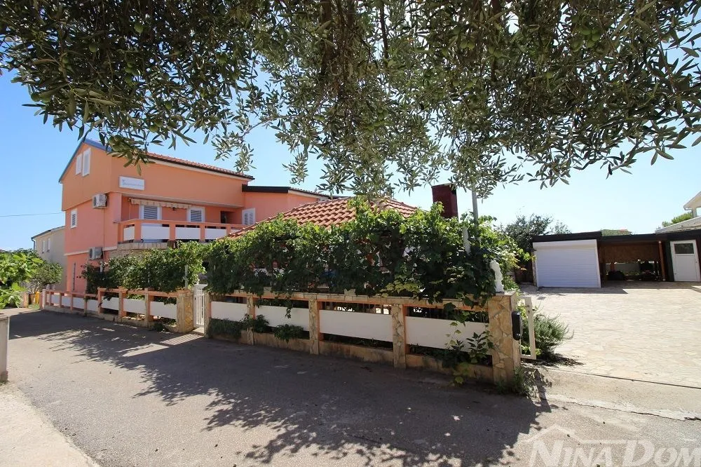 Apartmanska kuća 8 apartmana 450 met.do plaže - Vir, Vir