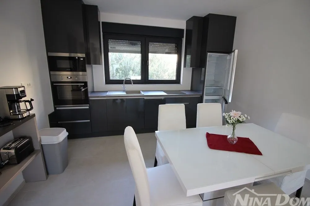 apartman južna strana 25 met do plaže 96 m2. - slika 2