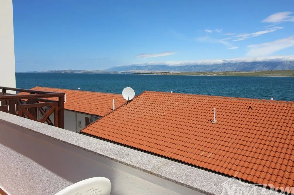 kuća u nizu, s dva stana od mora i plaže 60 metara. - slika 22