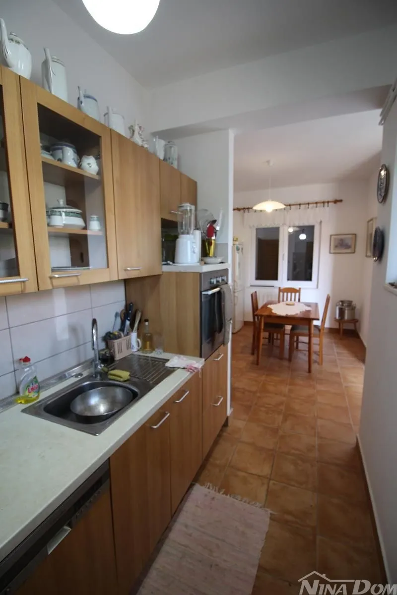 otok ugljan guduće drugi red od mora - slika 21