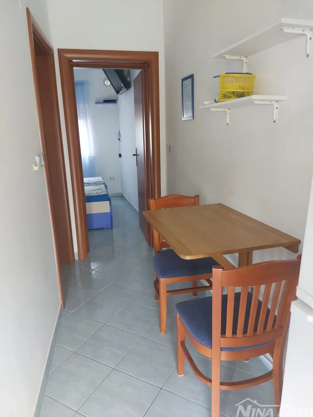 južna strana vira 50 metara do mora s tri apartmana - slika 32