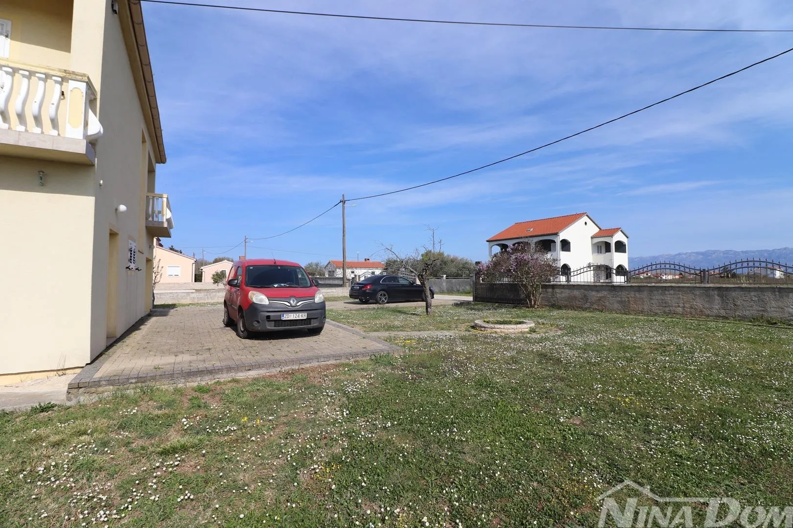 kuća prodaja grbe 252 m2 - slika 11