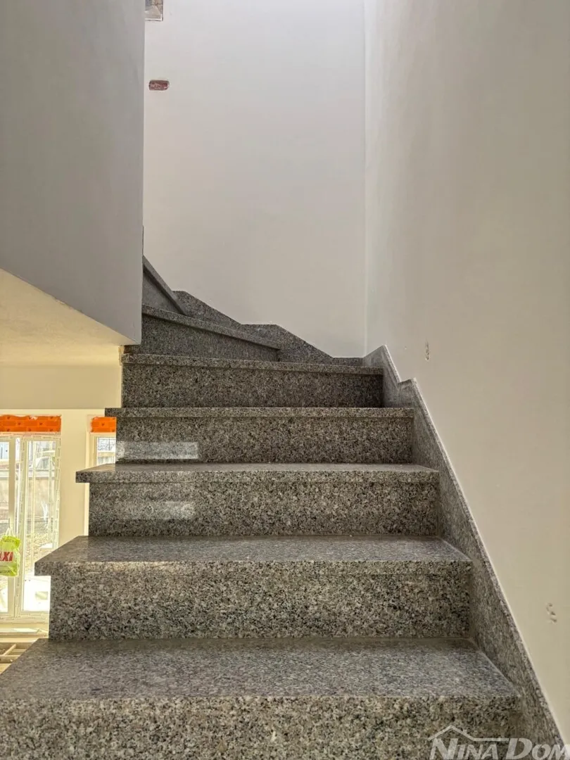 južna strana otoka vira, novogradnja vila s bazenom - slika 12