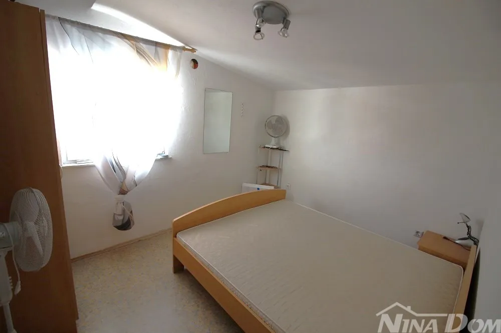apartman na katu s tri spavaće sobe - slika 5