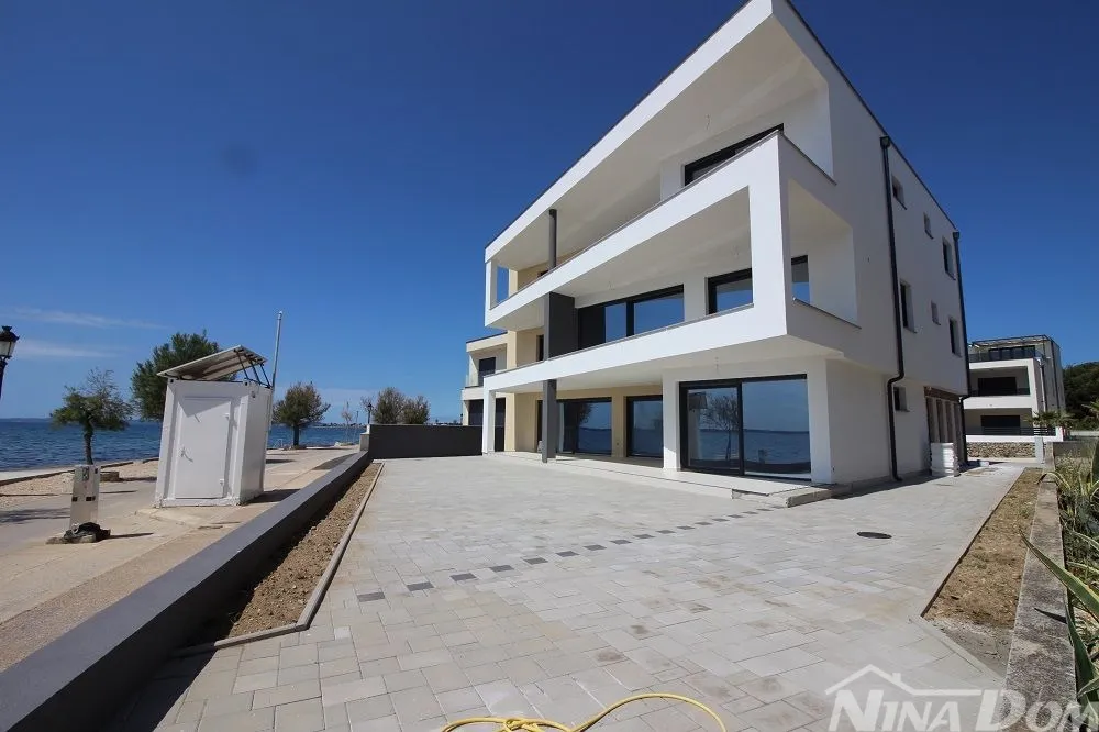 apartmani prvi red do mora južna strana - slika 2