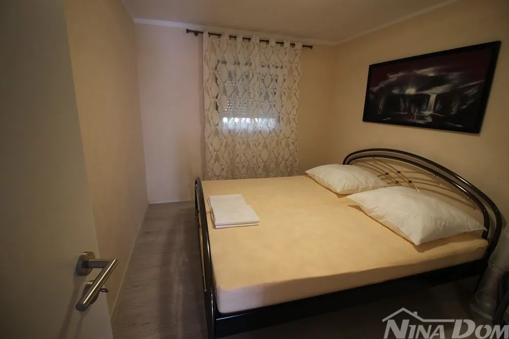 samostojeća kuća južna strana s dva apartmana - slika 33