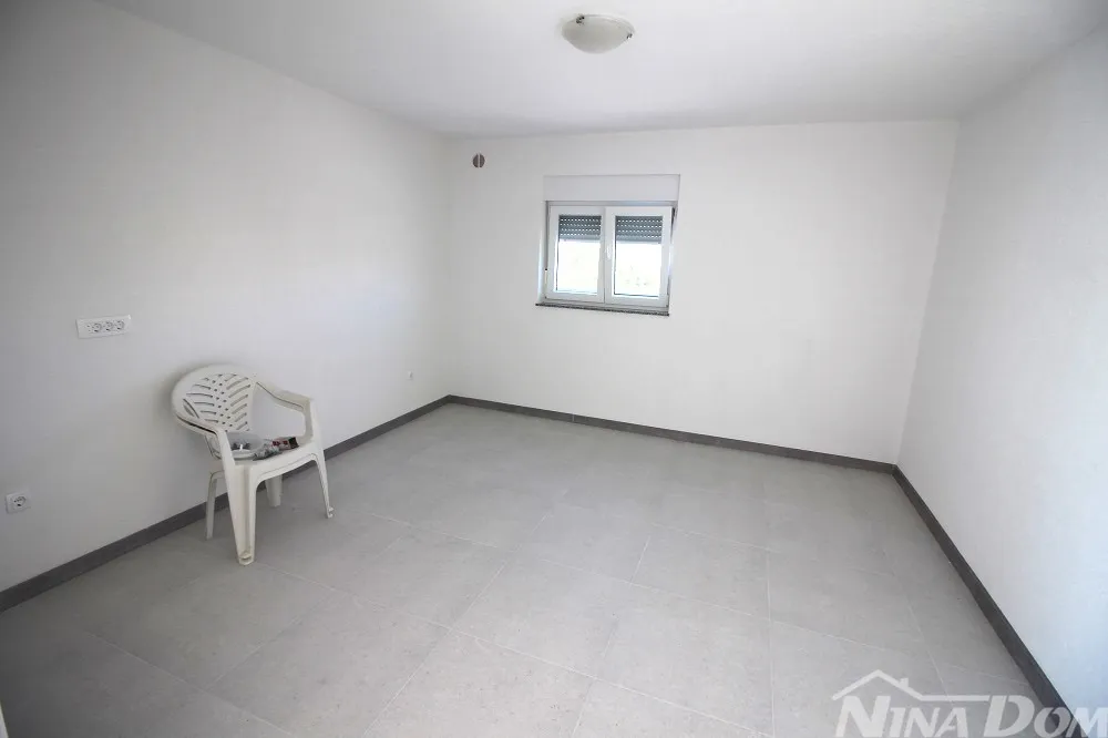 apartman 80 metara od mora – 1 kat s garažom - slika 7