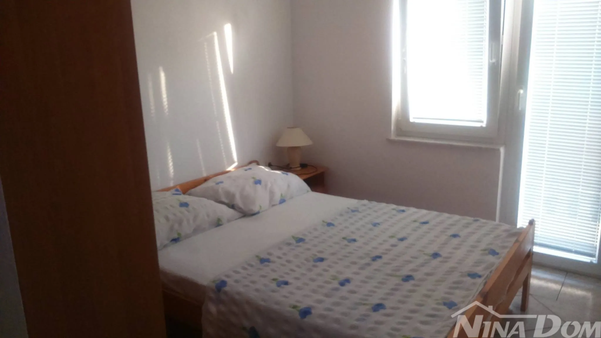 apartmanska kuća 50 metara do mora. - slika 19