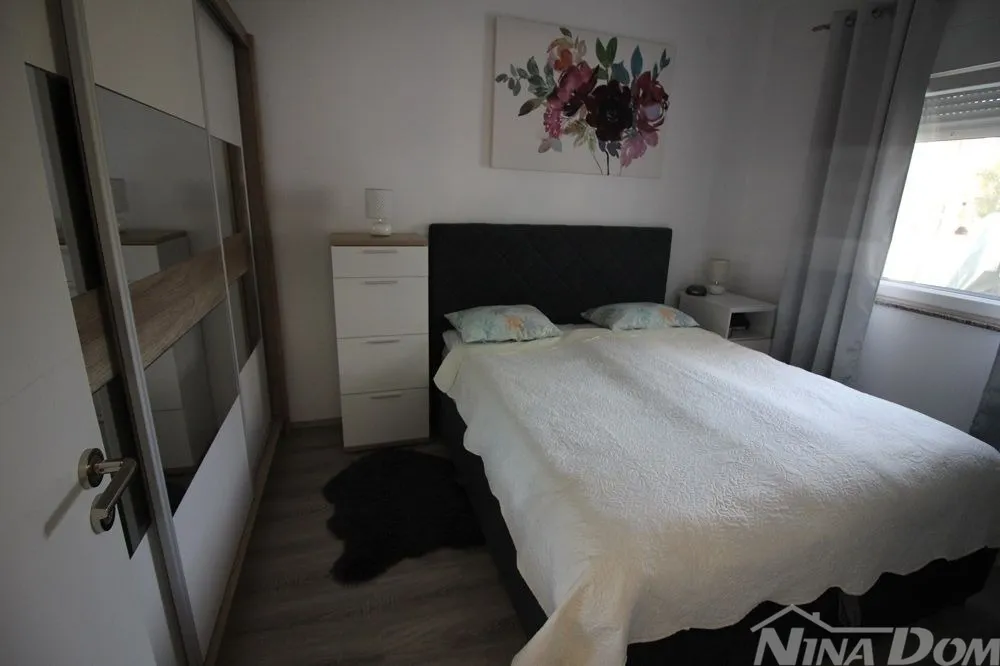 apartman u prizemlju s pomoćnim objektom. - slika 5