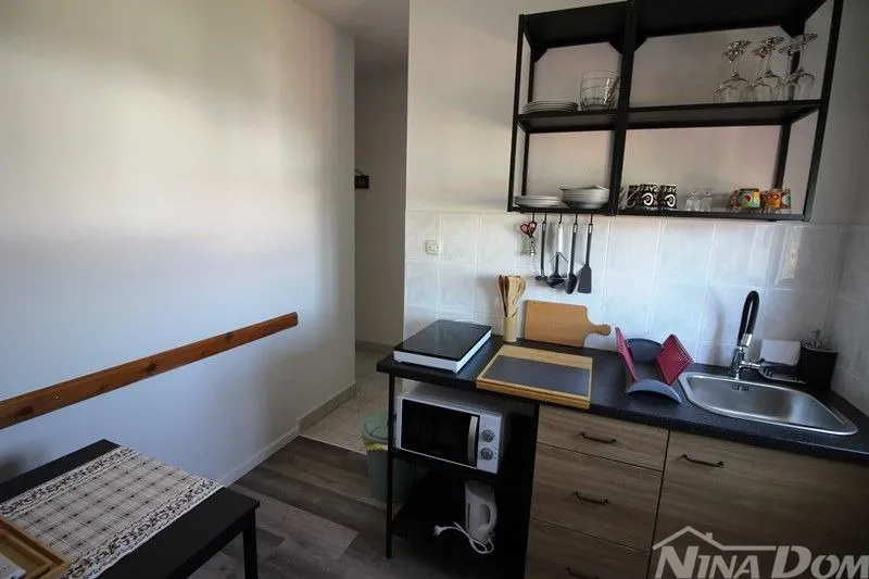kuća vir dvojnica s tri apartmana - slika 12