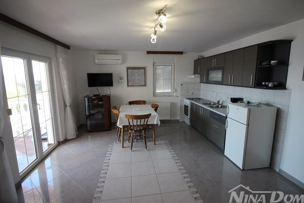 apartmanska kuća 2.red od mora južna strana vira - slika 15