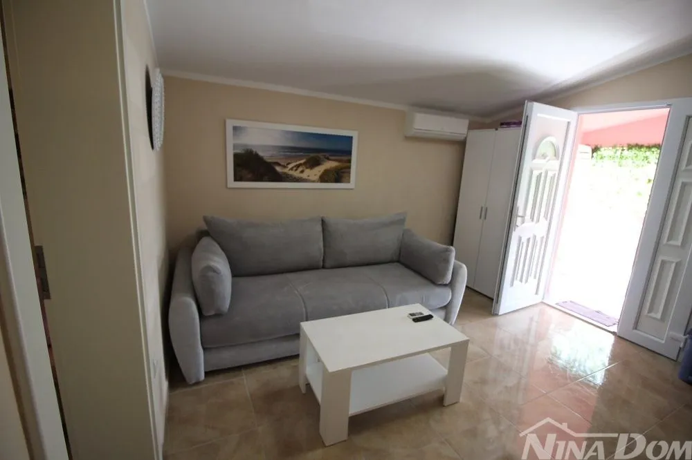 samostojeća kuća južna strana s dva apartmana - slika 22