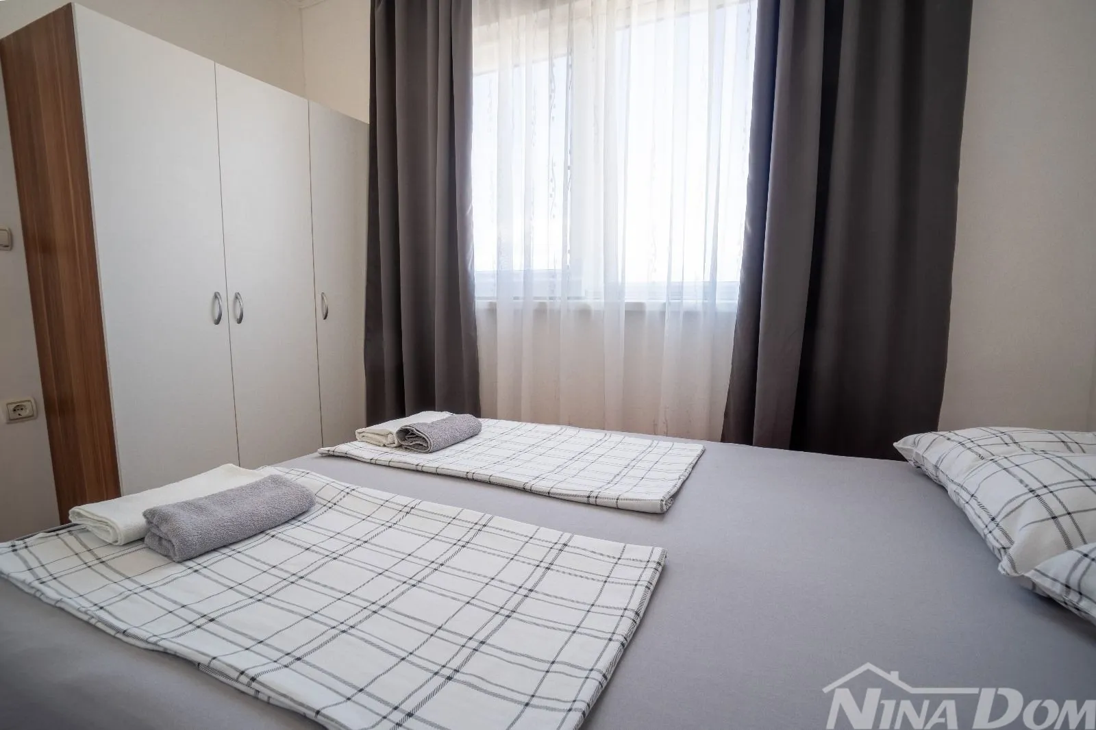 apartmanska kuća s prostranom okućnicom. - slika 15