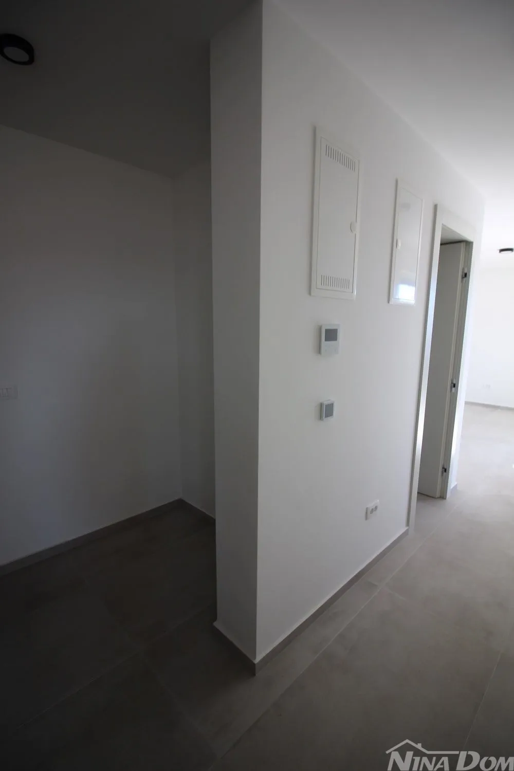 novogradnja, lijepo uređeni apartmani južna strana - slika 9