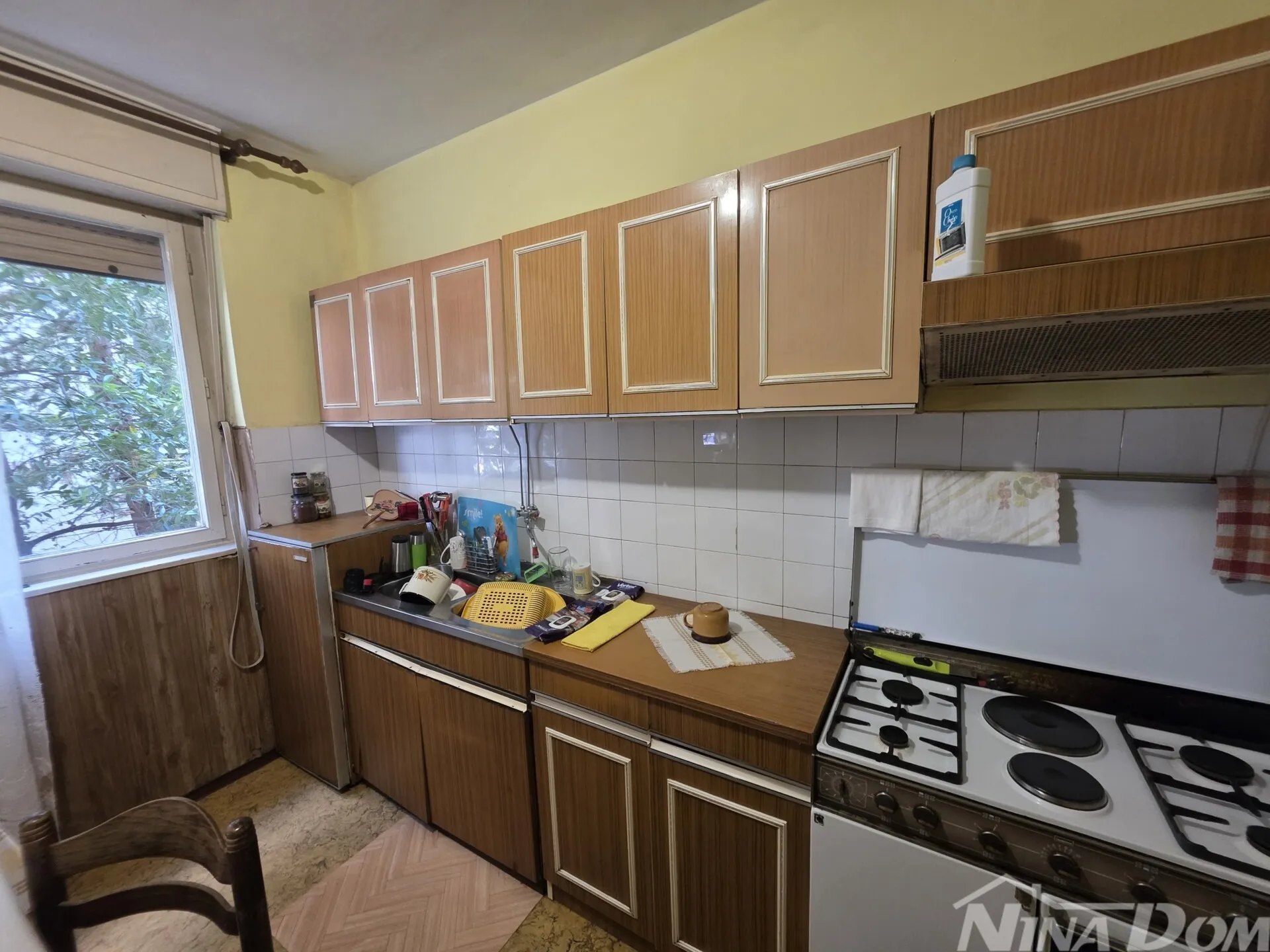 dvosoban stan u srcu zadra – savršena lokacija! - slika 7