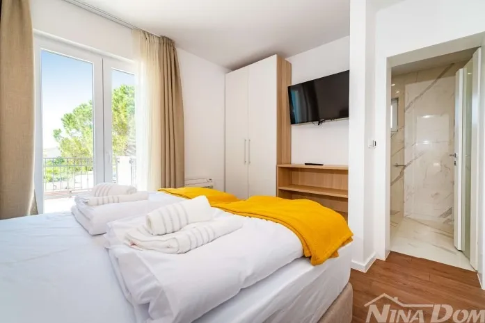 luksuzna kamena villa s bazenom - privlaka, 200 metara od mora - slika 10