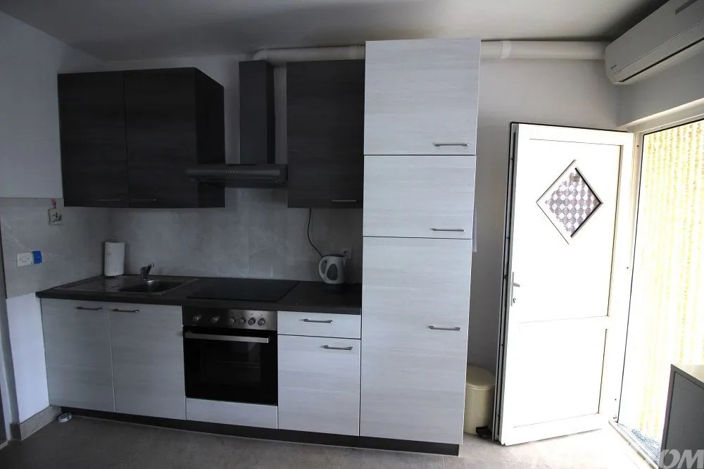 apartman u nizu s dvije spavaće sobe, blizina centra - slika 7