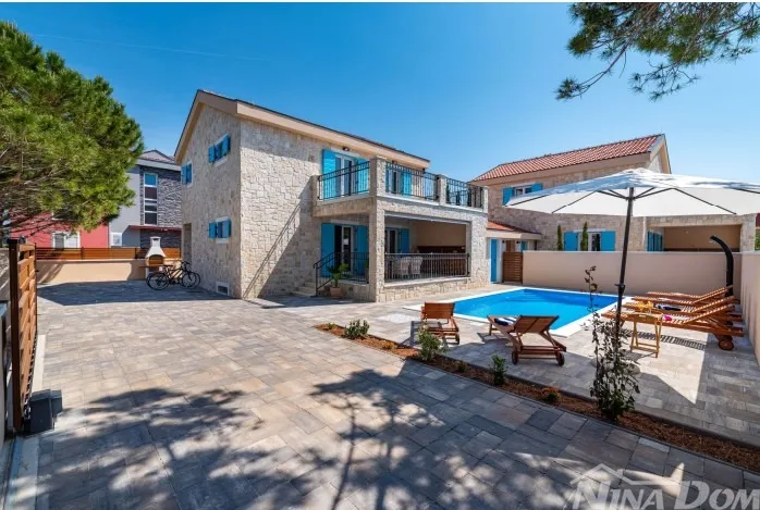 luksuzna kamena villa s bazenom - privlaka, 200 metara od mora - slika 2