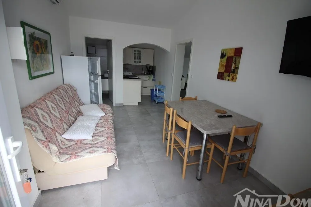 južna strana otoka vira 4 apartmana i pomoćni objekt, 260 do mora. - slika 25