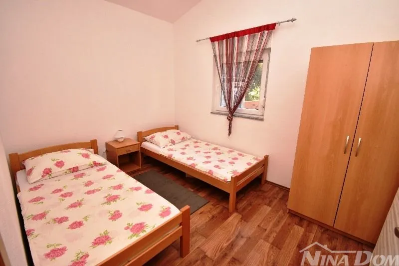 apartmani s bazenom za turističke namjene - slika 22