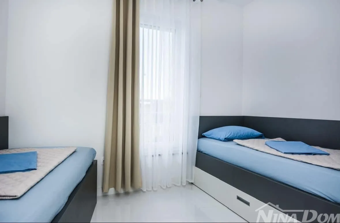 apartmanska kuća s tri stambene jedinice, kompletno opremljene. - slika 25