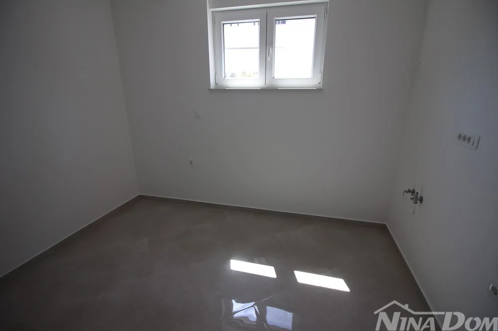 bungalov novogradnja, mirna i tiha pozicija, - slika 4