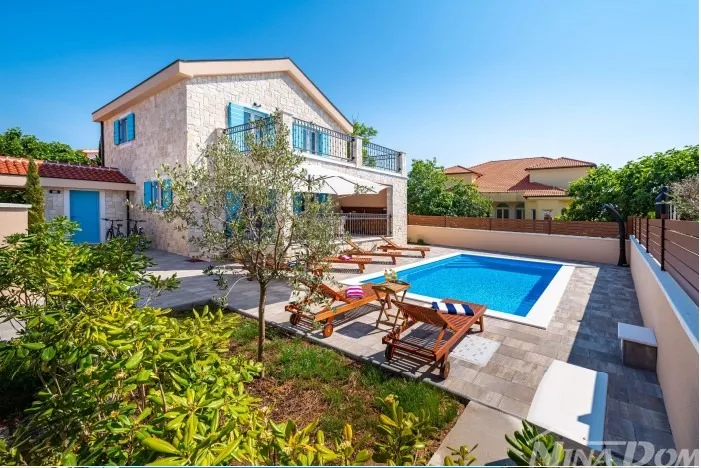 luksuzna kamena villa s bazenom- privlaka, 200 m od mora - slika 2