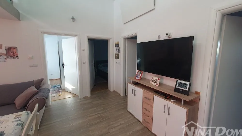 prizemnica s galerijom, garažom i podrumom s lijepim vrtom. - slika 7