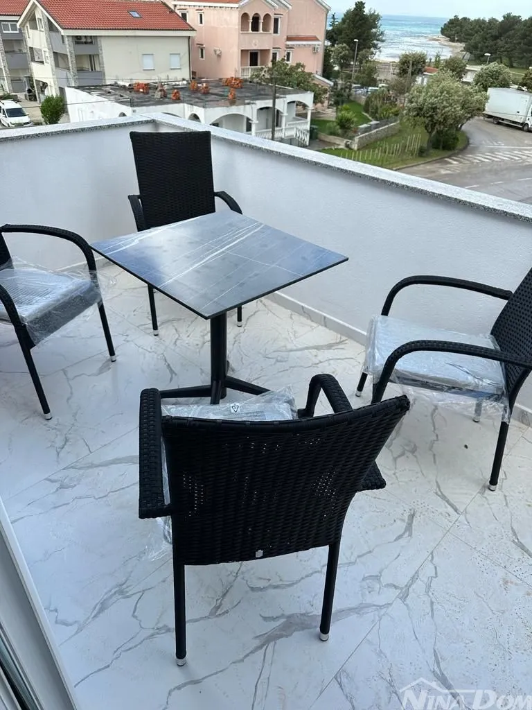 apartman na lijepoj lokaciji s dva parkirna mjesta i podrumom. - slika 10