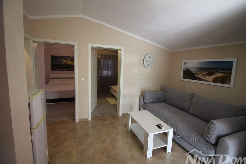 samostojeća kuća južna strana s dva apartmana - slika 15