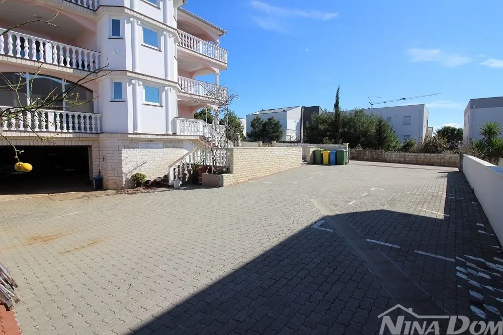 apartmanska kuća 2.red od mora južna strana vira - slika 21