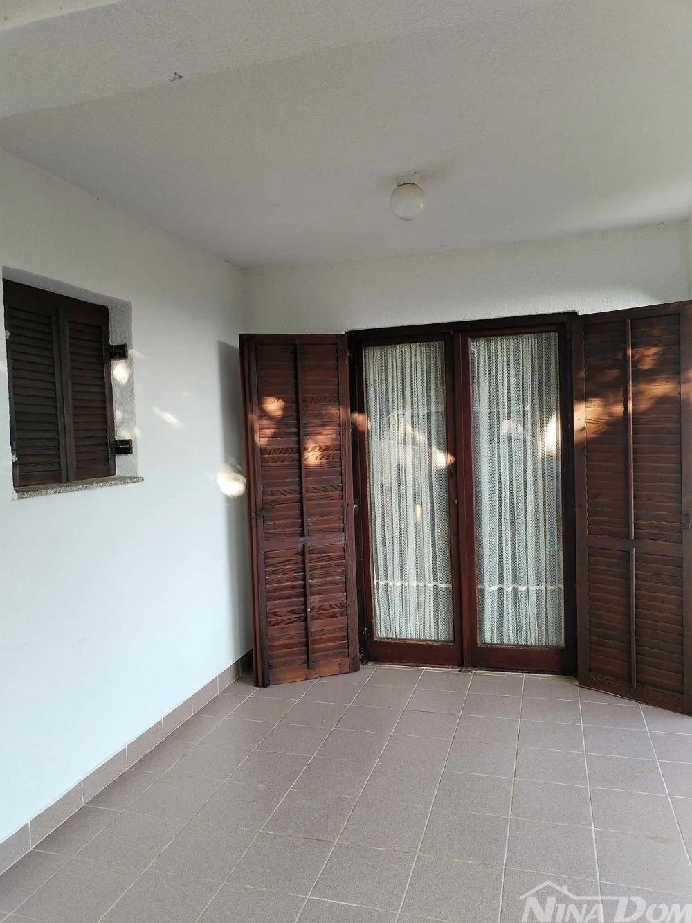 nekretnina s 4 apartmana - slika 32