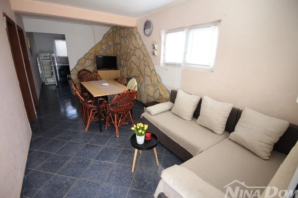 apartman prizemlje s velikom terasom - slika 6