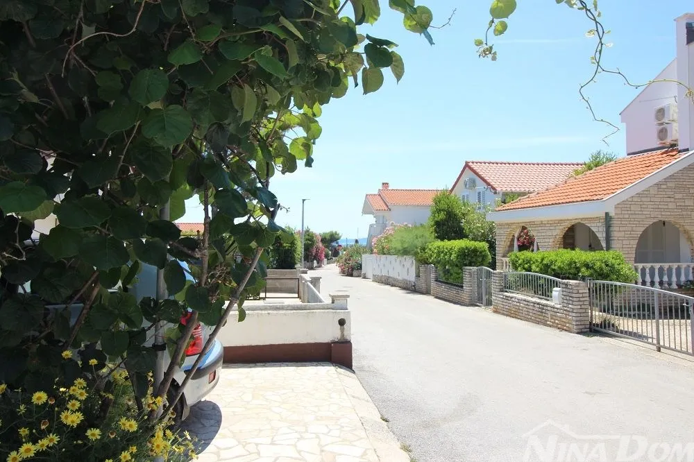 dva apartmana južna strana otoka vira - slika 21