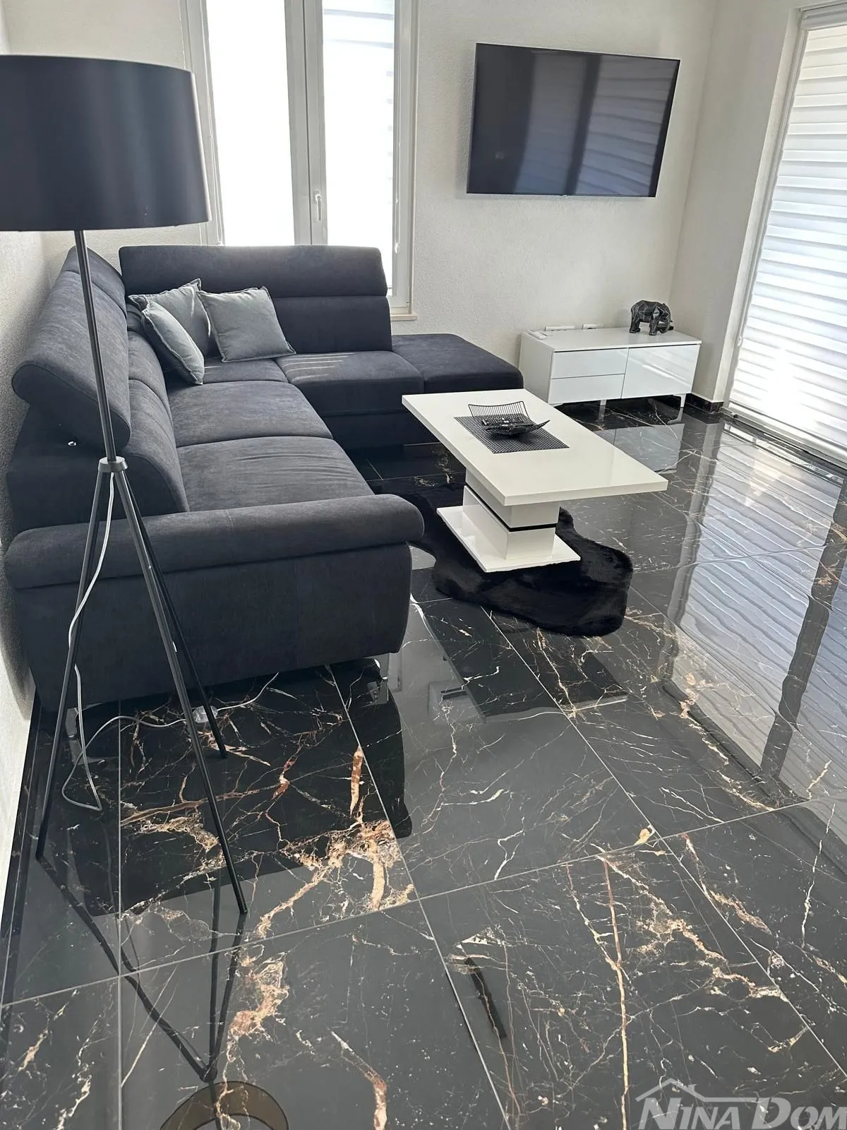 apartman na lijepoj lokaciji s dva parkirna mjesta i podrumom. - slika 3