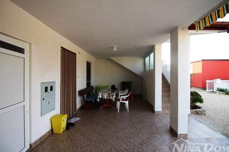 kuća vir dvojnica s tri apartmana - slika 25