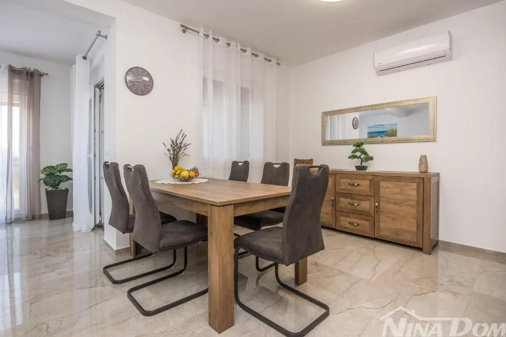 apartmanska kuća 150 metara do mora - slika 7