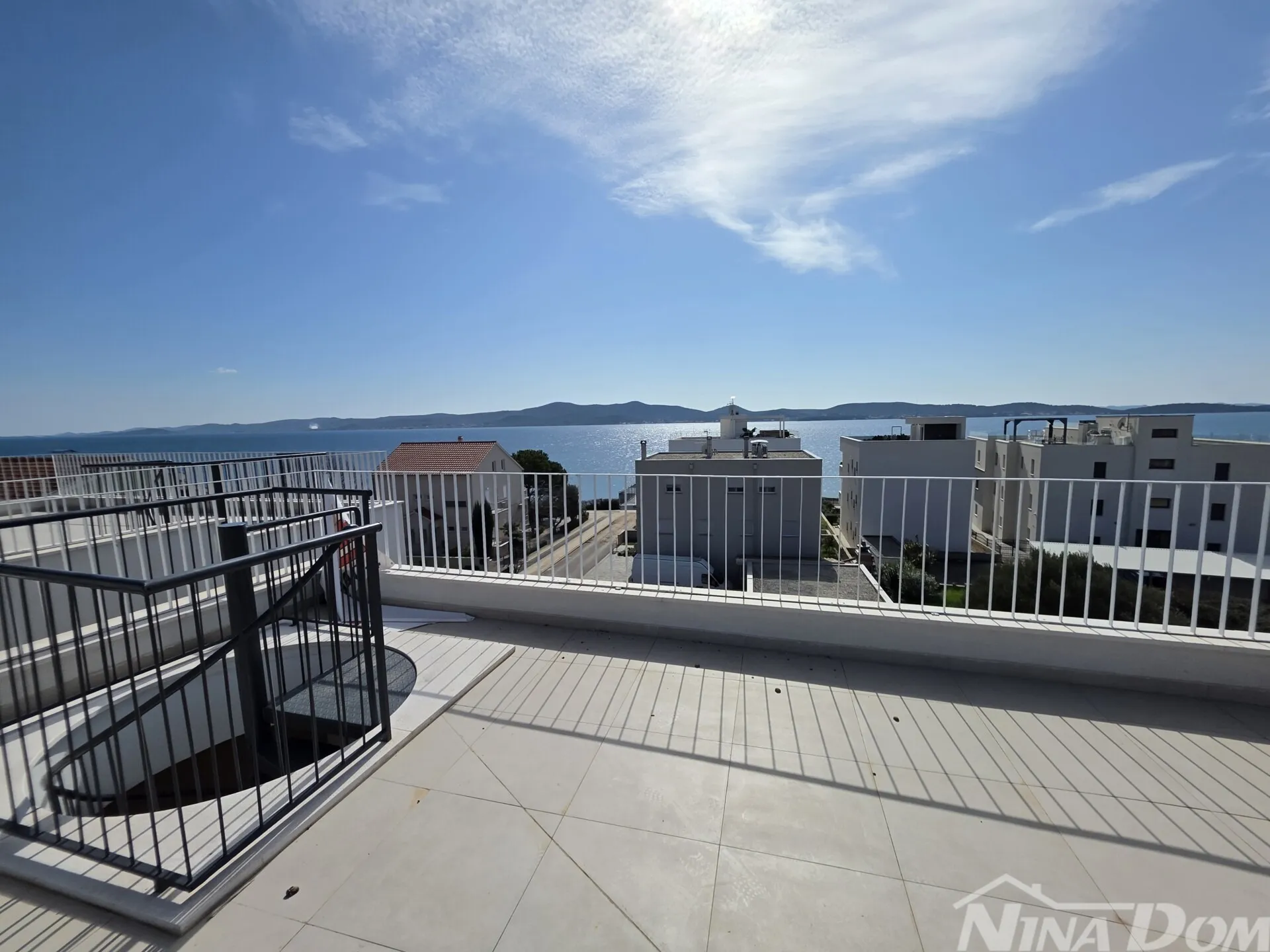 luksuzni penthouse 177m² s pogledom na more – 50m od plaže, sukošan - slika 7
