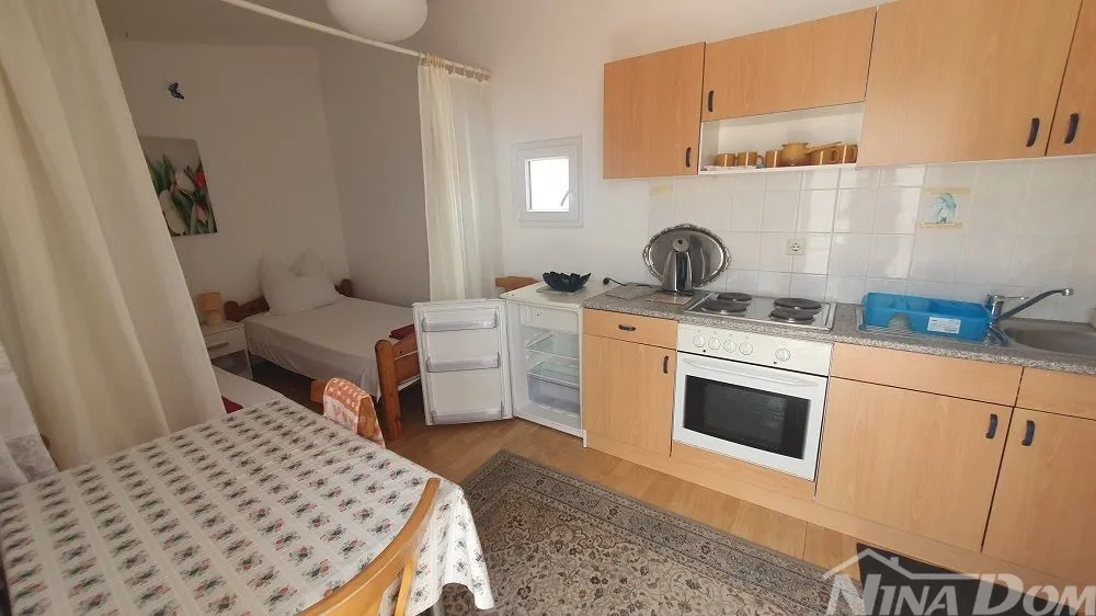 nekretnina idealna za turizam, svaki apartman svoj poseban ulaz. - slika 7