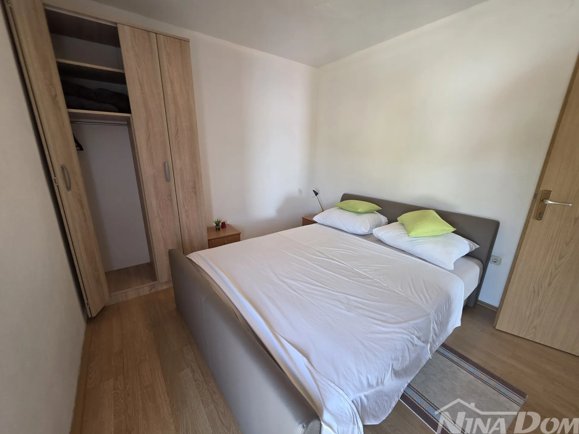 kuća u prvom redu do mora – otvoreni pogled, 8 soba! - slika 21