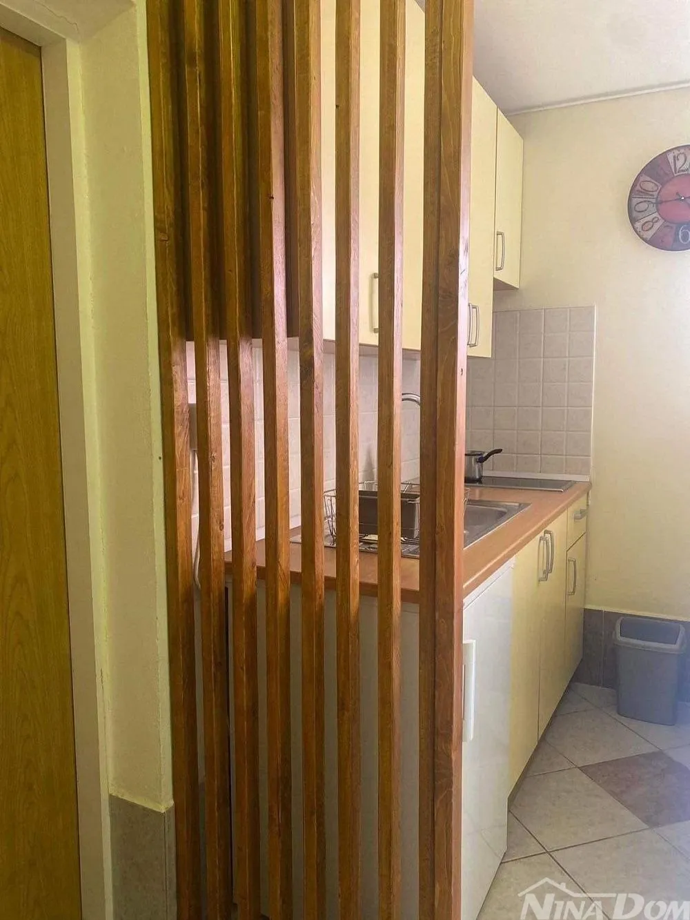 apartmanska kuća s 4 apartmana i građevinskom parcelom 60 met.do mora. - slika 11