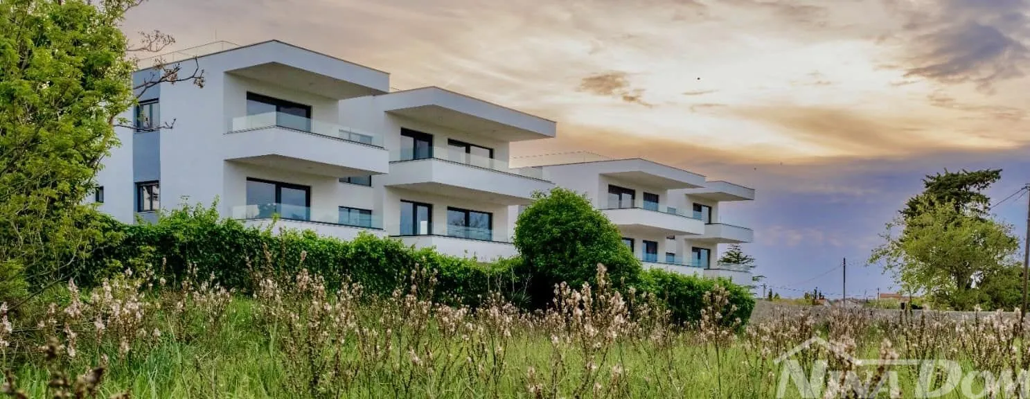 Ugljan luksuzan dvosoban apartman sa zajedničkim bazenom i ljetnom kuhinjom - Ugljan, Preko