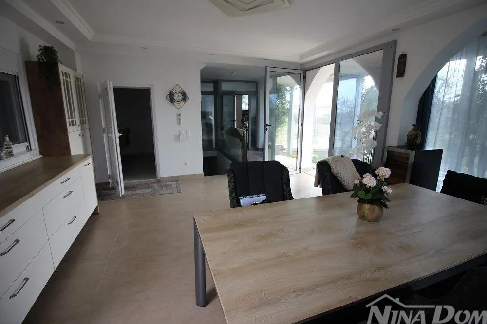 južna strana otoka vira 4 apartmana i pomoćni objekt, 260 do mora. - slika 5