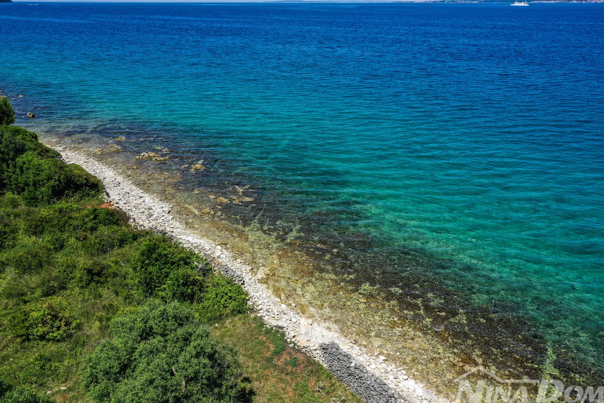 luksuzna villa u 1. redu do mora – sutomišćica, otok ugljan - slika 12