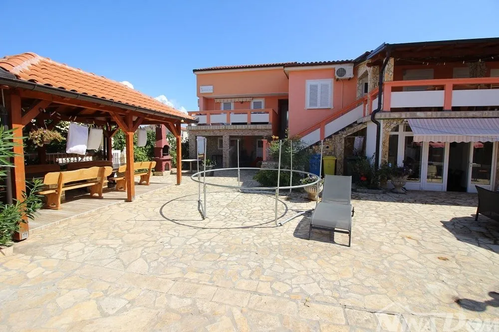 apartmanska kuća 8 apartmana 450 met.do plaže - slika 2