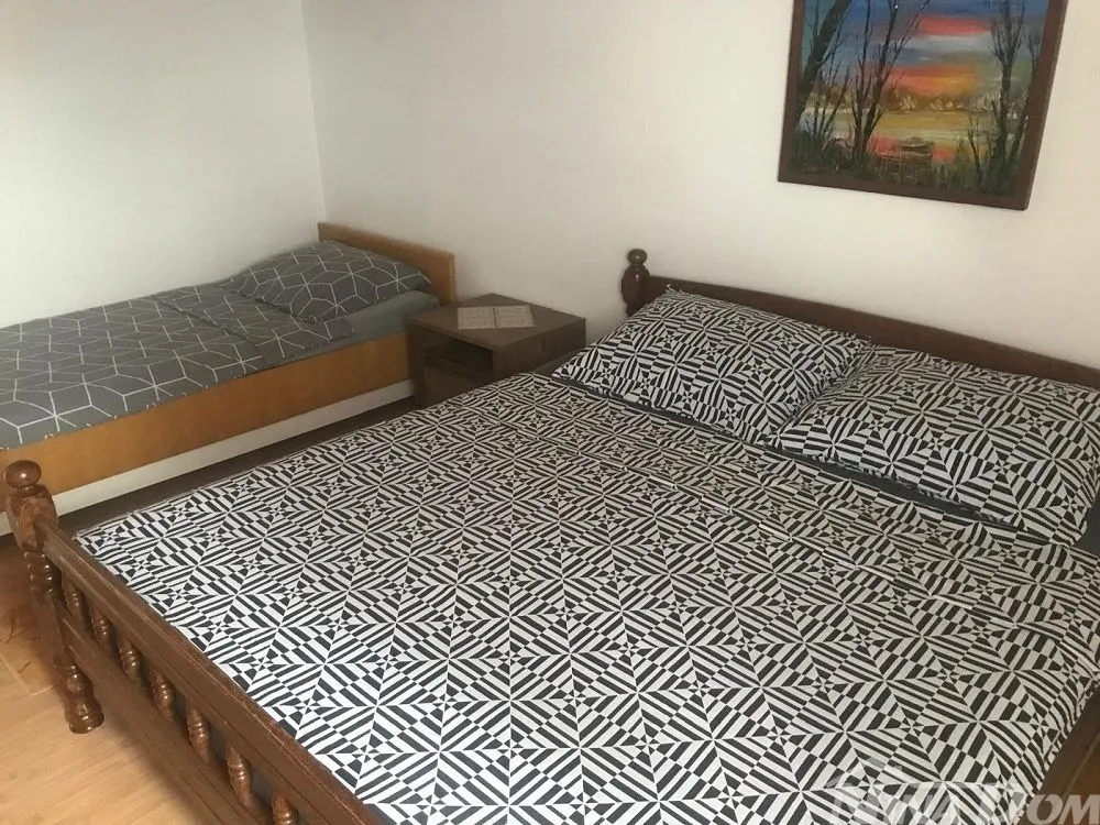 južna strana otoka vira 200 metara do mora - slika 17