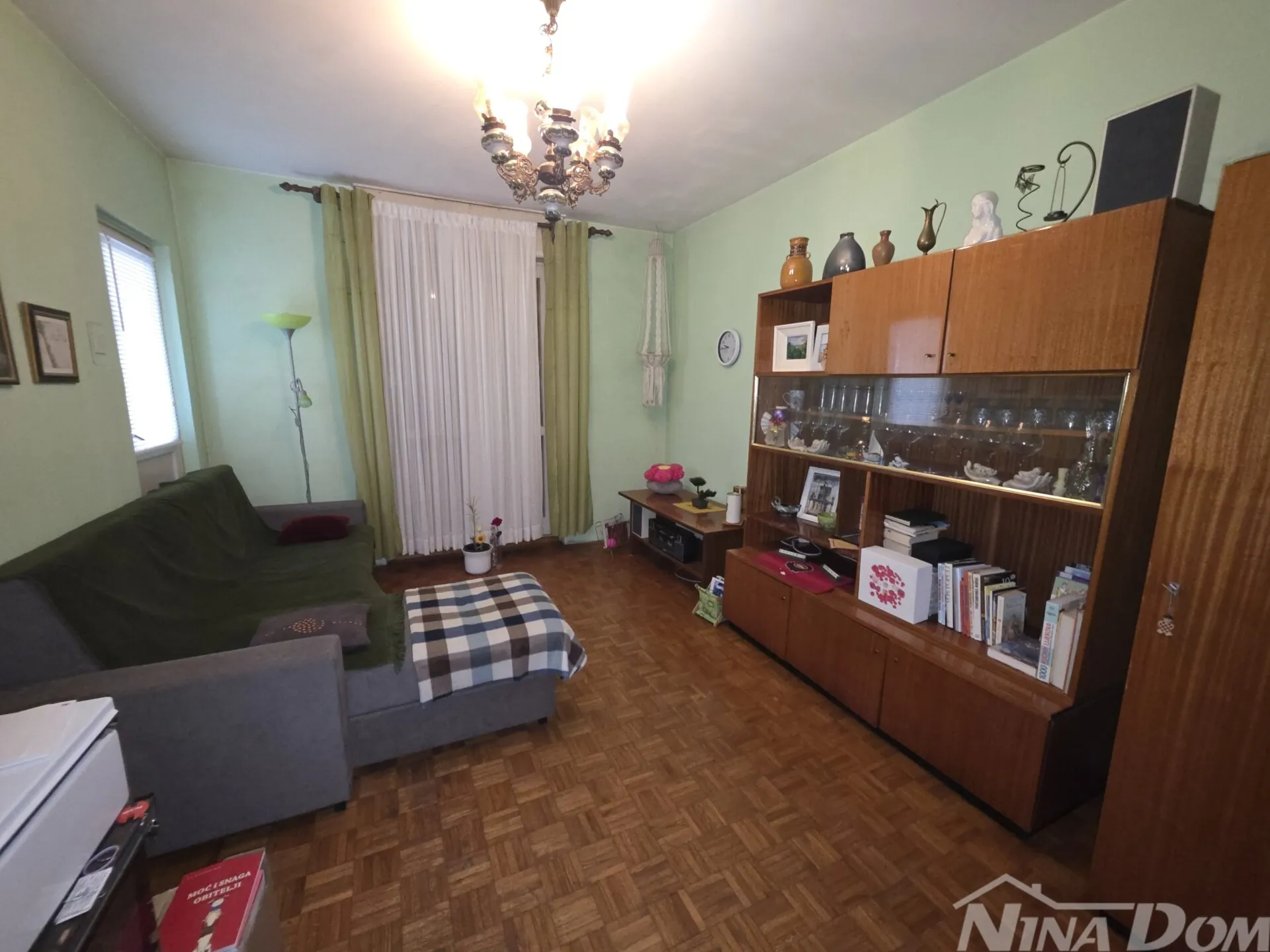 dvosoban stan u srcu zadra – savršena lokacija! - slika 5