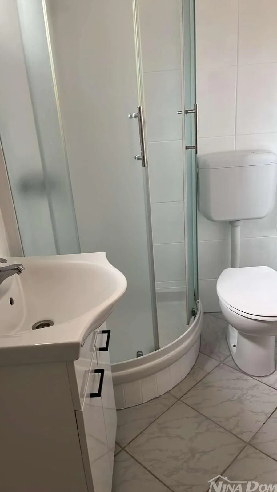 apartmanska kuća s 4 apartmana i građevinskom parcelom 60 met.do mora. - slika 12